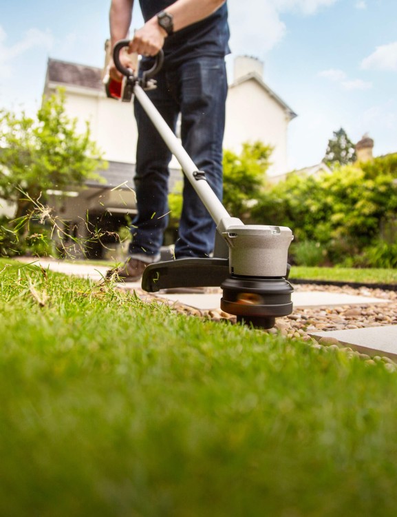 hhh36bxb-leaf-blower-product-page-hero-mobile-1600x2080-v2