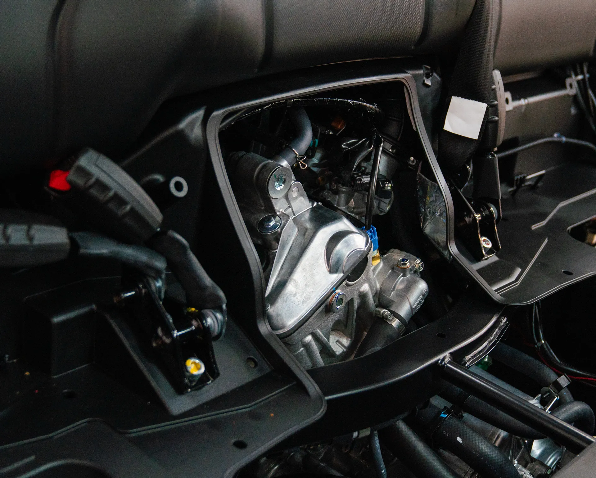 Powerful 999cc Twin-Cylinder Engine